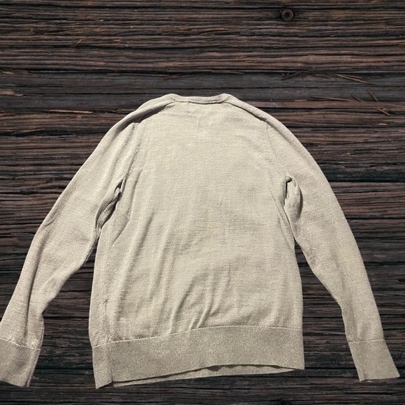Banana Republic women’s‎ grey knit sweater size mediums. - Picture 2 of 4